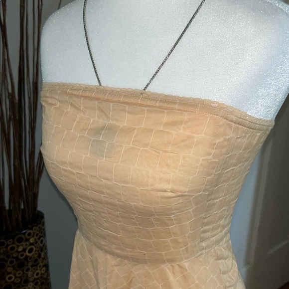 Elegant Peach Strapless Dress - Picture 3 of 5